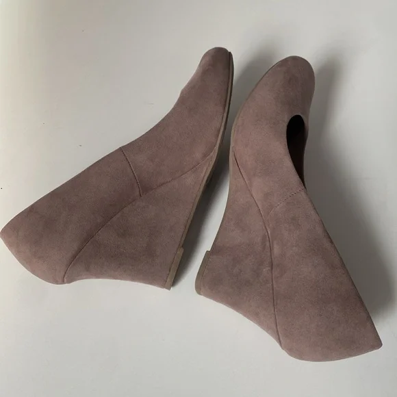 Dexflex Comfort wedge faux suede shoes NWOT size 7 - fabric upper - Picture 6 of 7